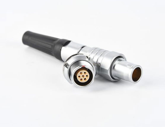 什么是推拉自鎖連接器？